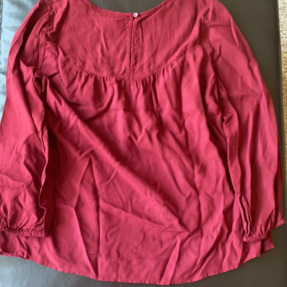 Red Top - Picture 3 of 4